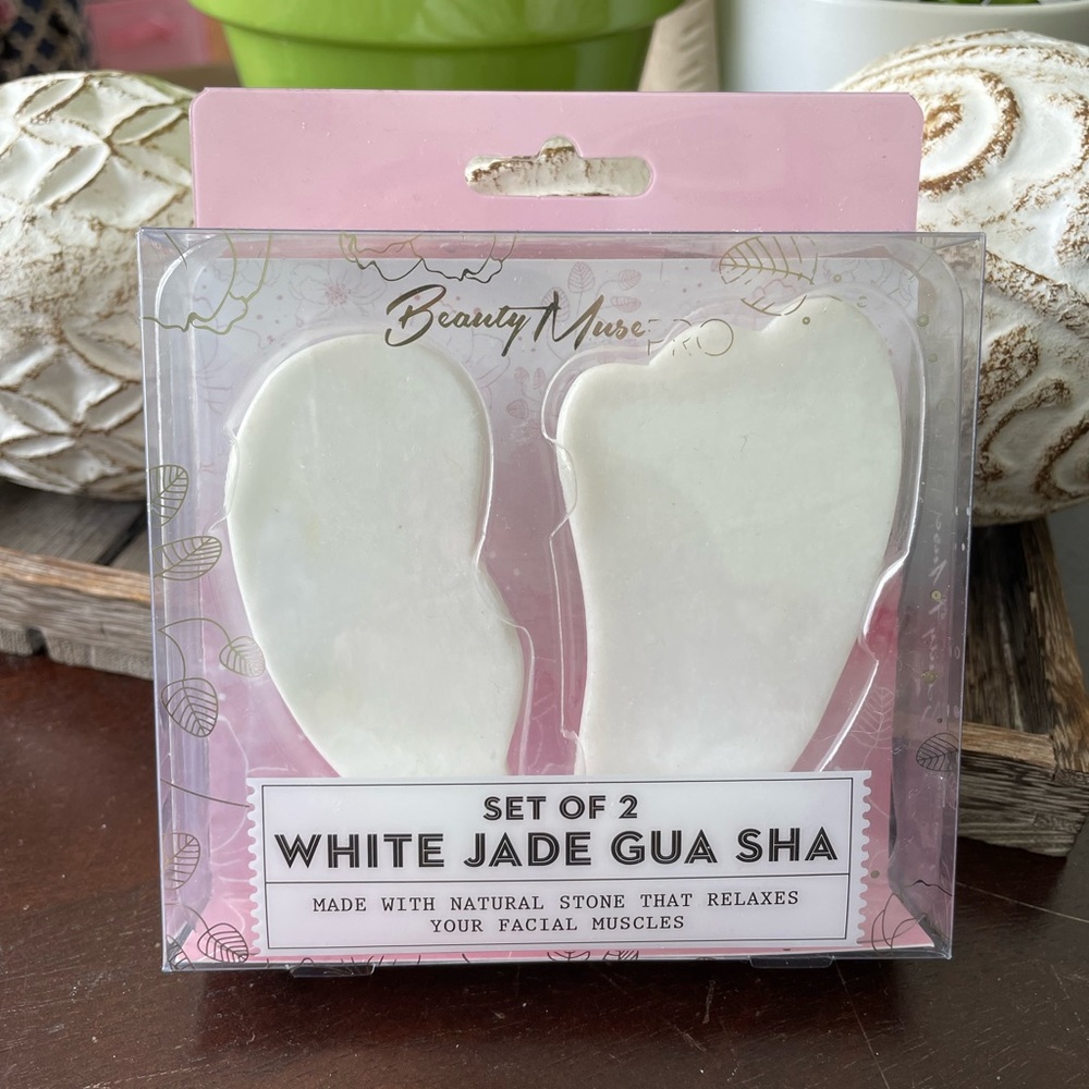 NIB • Beauty Muse • White Jade Gua Sha